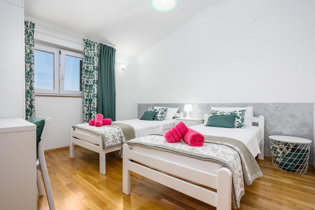 Apartment Rukavina Нивице Экстерьер фото